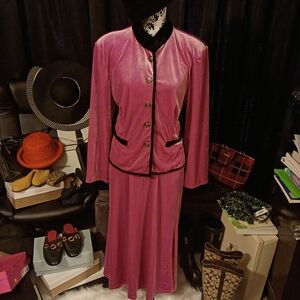 Elegant Velvet Women's Skirt Set in Fuchsia